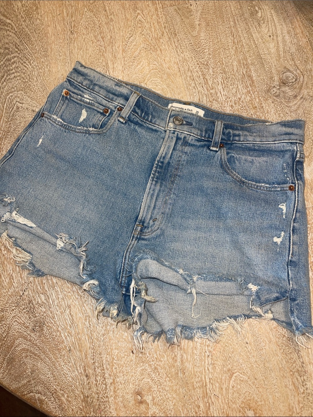 Abercrombie High-Rise The Mom Short